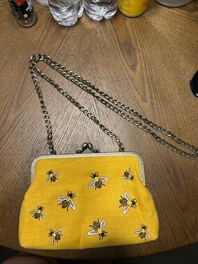 Yellow Bee-Embroidered Chain Crossbody Bag